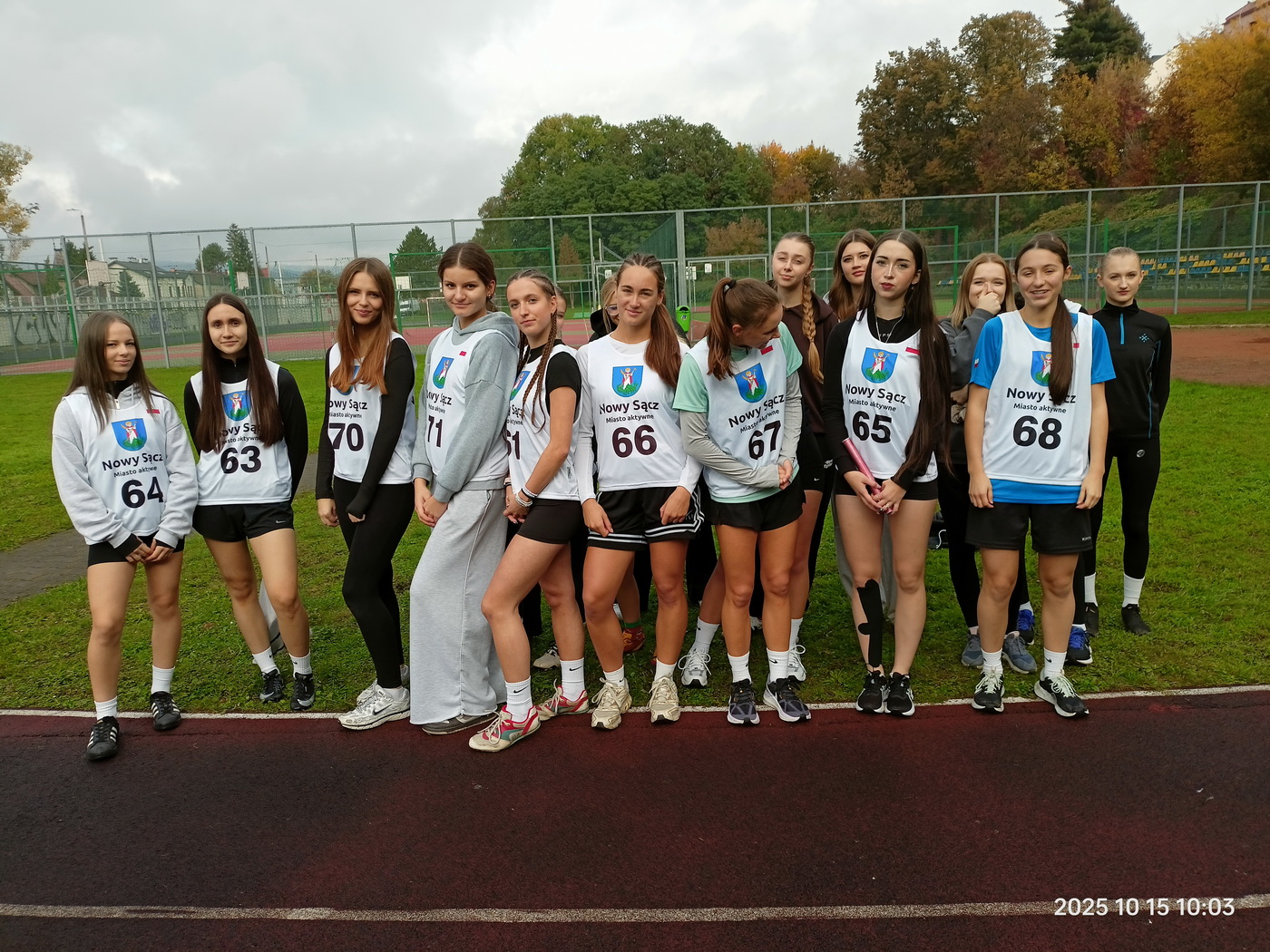 Zdjęcie DLLA dz 10 (1)e09217a0-c12c-4f21-92e5-31062b04fe54.jpg w galerii Drużynowa Liga LA dziewcząt - I rzut (15.10.2025)
